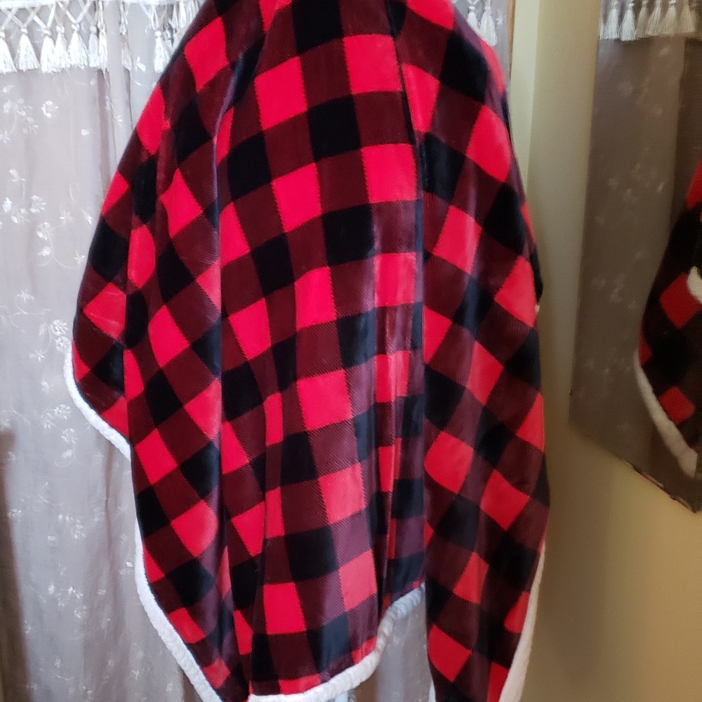 Carstens Red Lumberjack Plaid Throw Blanket